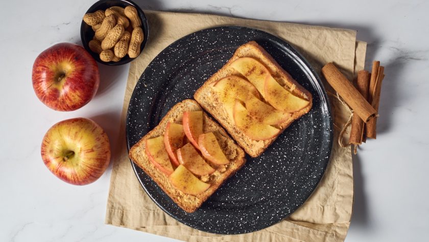 Toasted bread with peanut butter and apple. Quick and healthy breakfast ideas.